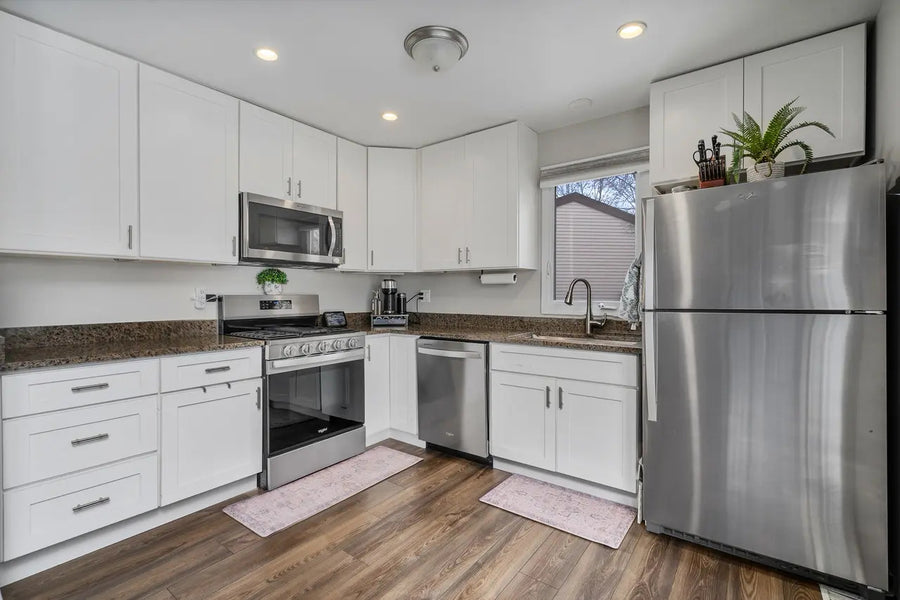 White Shaker Kitchen in Bolingbrook, IL