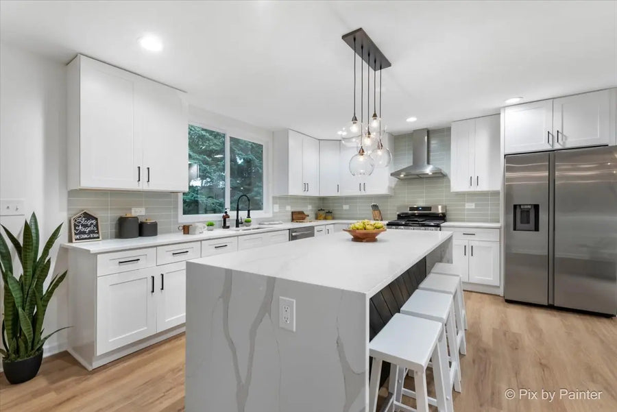 Elegant Two-Tone Shaker Kitchen Design in Hoffman Estates, IL