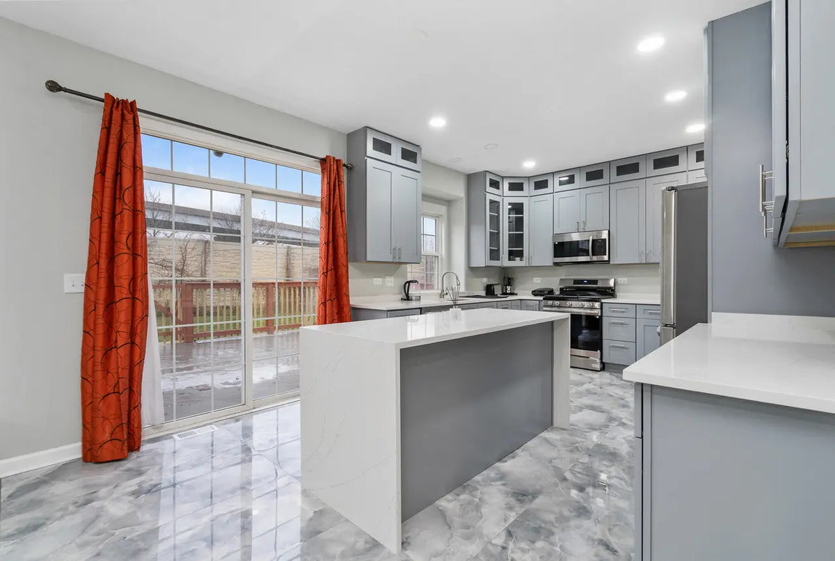 Gray Shaker Kitchen in Bolingbrook, IL