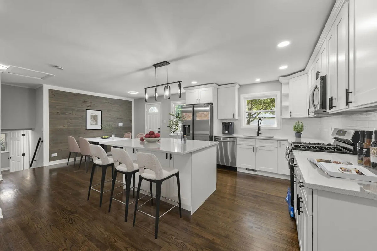 Shaker White Kitchen in Oak Lawn, IL