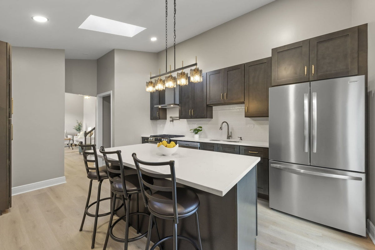 Charcoal Shaker Kitchen in Addison, IL